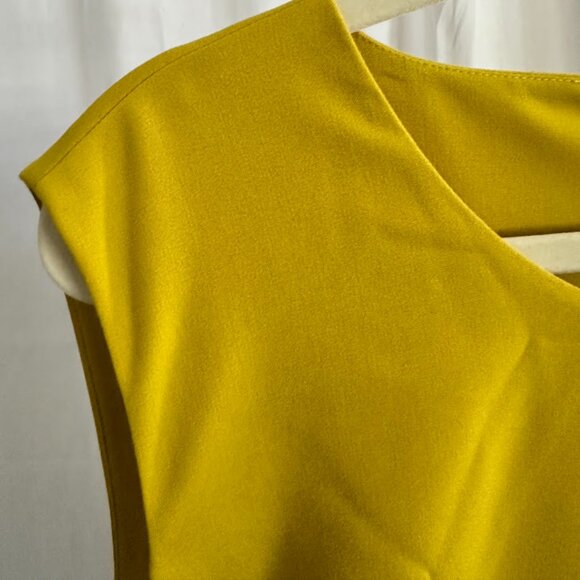 Calvin Klein Women's Plus 22W Chartreuse dress with pleated detail - Picture 6 of 9